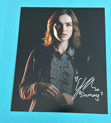 Elizabeth Henstridge  -   Agents of S.H.I.E.L.D   - signed, original Autogramm