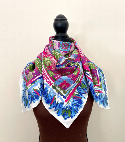 Louis Vuitton Wrap Monogram LV Logo Paradise Green Pink Flower Blue Border Scarf - Afbeelding 12 van 15