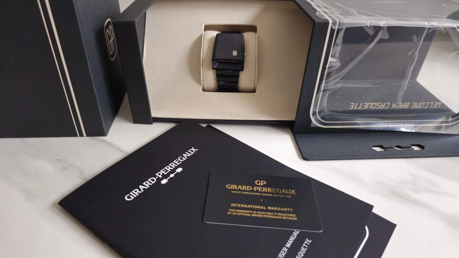 Girard Perregaux — Girard Perregaux Casquette 2.0 39800-32-001-32A Black Ceramic NEW NEW