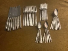 ONEIDA Ltd Wm A Rogers BRITTANY ROSE Flatware  40 Piece Set Silver Plate