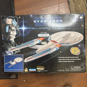 Playmates Star Trek First Contact U.S.S. Enterprise NCC-1701-E Lights & Sounds