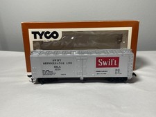 Tyco Swift Refrigerator Line SRLX 4226 Reefer 40 Box Train Car HO Scale