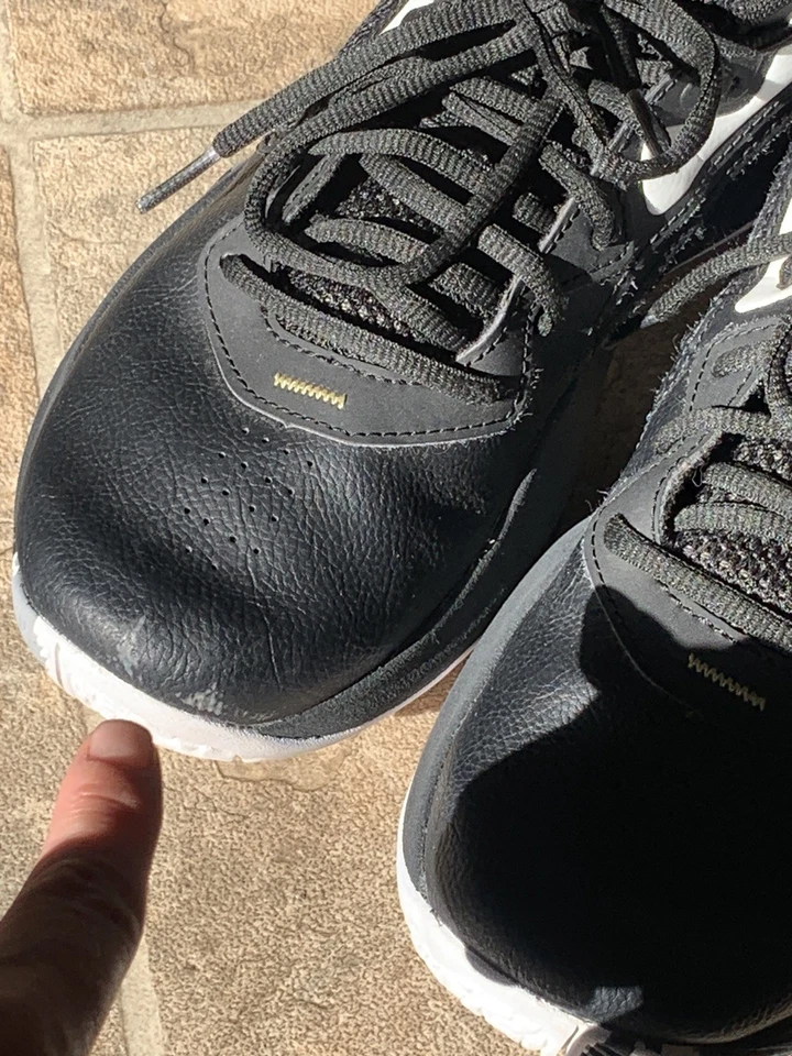 Under Armour Unisex Lockdown Basketball shoe Size 8 men 9.5 women black gold - Image 3 of 4