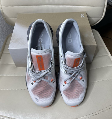 On Cloud X Damen Sneaker Laufschuhe Mesh Weiß/Grau/Orange EU 42,5