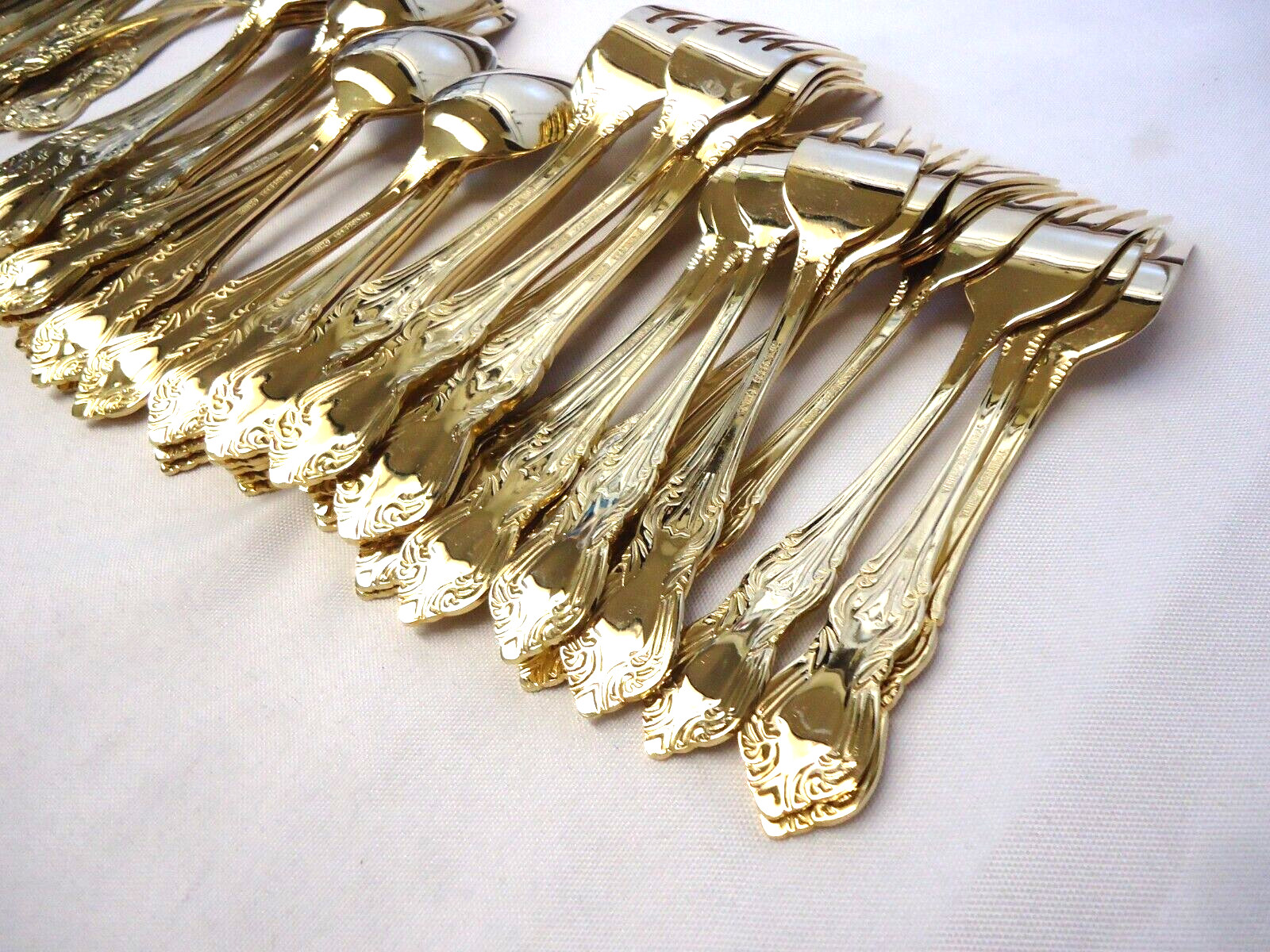 BRYLANE HOME KITCHEN STAINLESS FLATWARE CHINA 63-PIECES