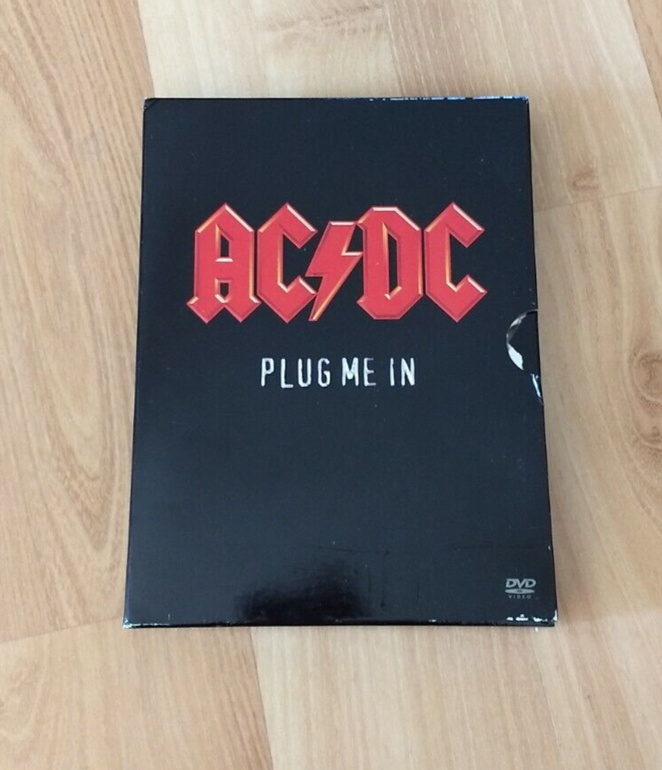 お値下げ中AC/DC PLUG ME IN DVD BOX 1975〜2003 History Of AC/DC Plug Me In With Original Inserts 1975-2003