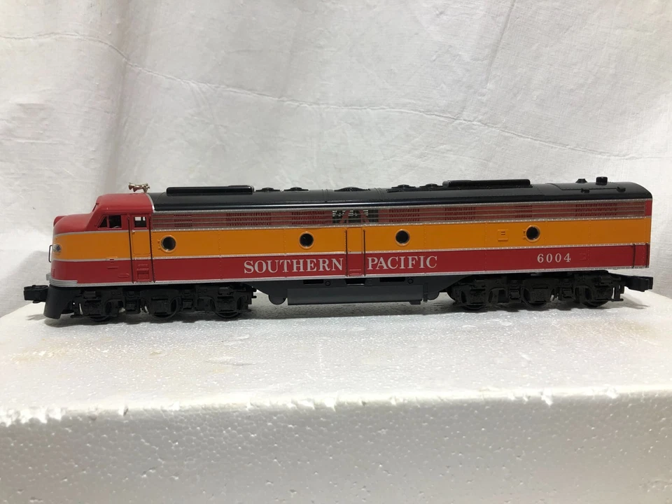 O Scale Weaver GS  Southrn Pacific E-8 AA Powered Diesel Locomotive w/ QSI - Image 3 of 4