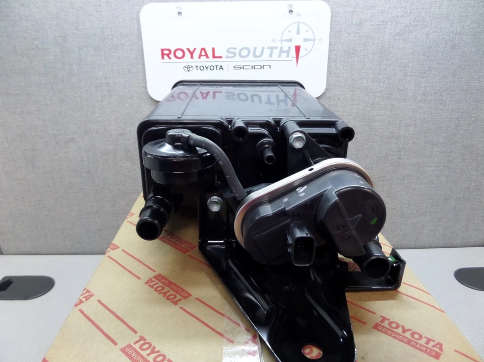 Bote de carbón de vapor Toyota Tacoma genuino OEM OE Foto 2 de 4