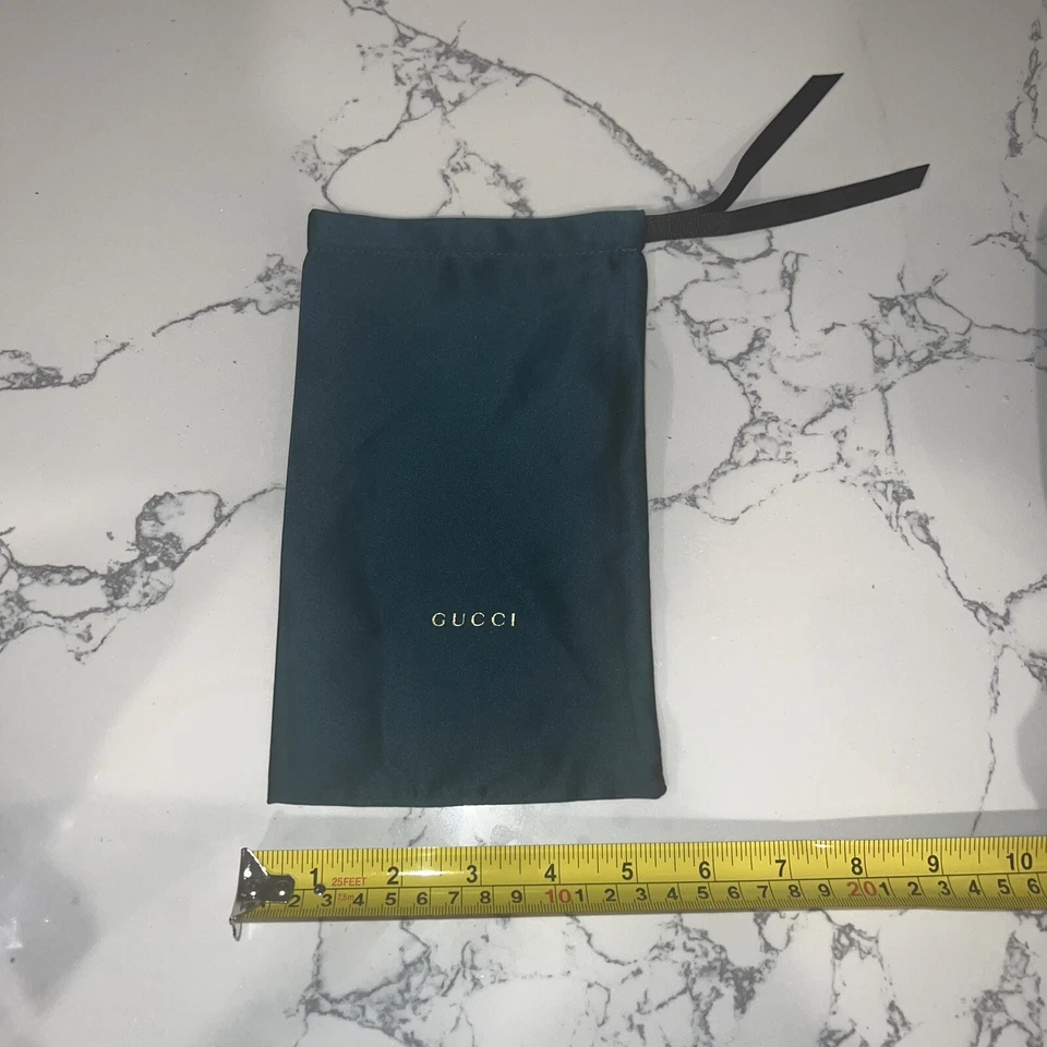 Auténtica bolsa antipolvo Gucci verde esmeralda para gafas de sol o gafas bolsa de accesorios Foto 2 de 3