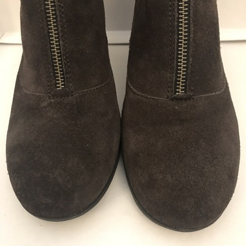 Born Size 9.5 41 Dark Brown Suede Ankle Boots Block Heel Zipper Front D39522 - Picture 6 of 10