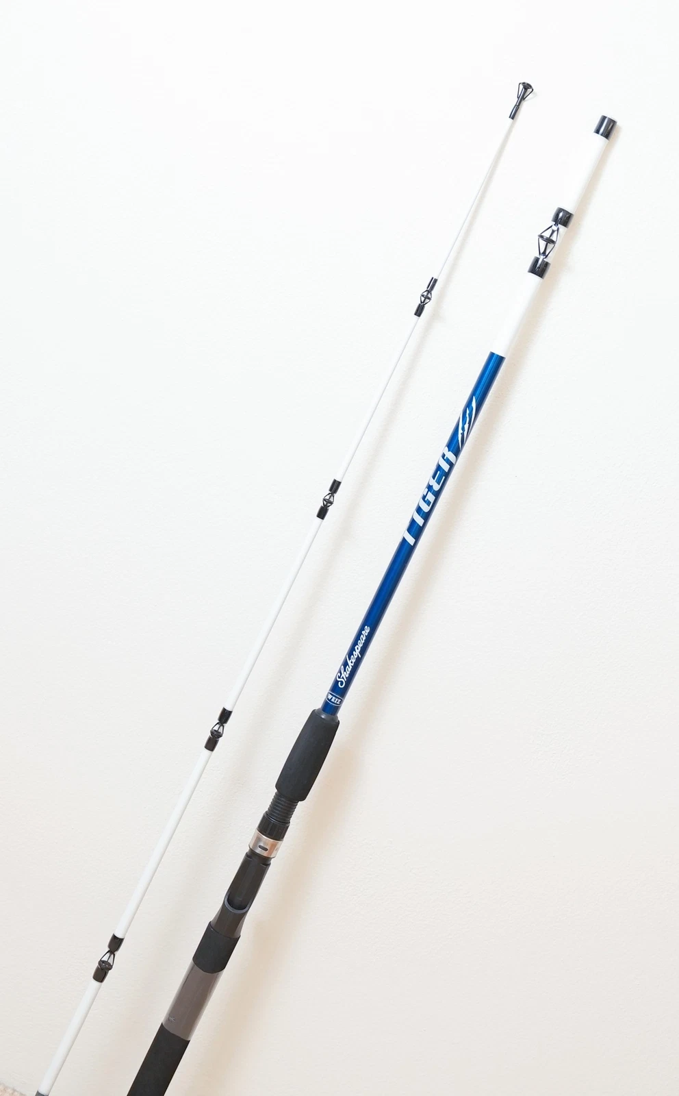 Shakespeare 6'6" 8-15lb Casting Fishing Rod Baitcasting For Various Situations
Opens in a new window