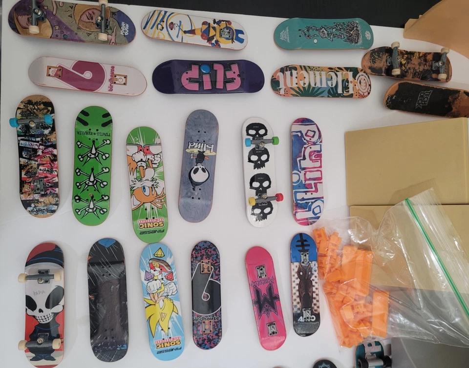 Lote de barajas tecnológicas vintage con 45 tablas y rampas de parque de patines (tablas vintage) Foto 2 de 4