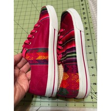 Inkkas vibrant color low-top sneakers, NEW, Size Women s 10, FIT LIKE A 9