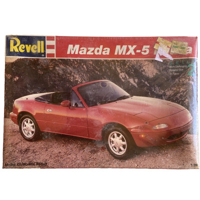NEW Sealed 1993 Revell Model Kit 7351 1:24 Scale '93 Mazda MX-5 Miata Vintage
