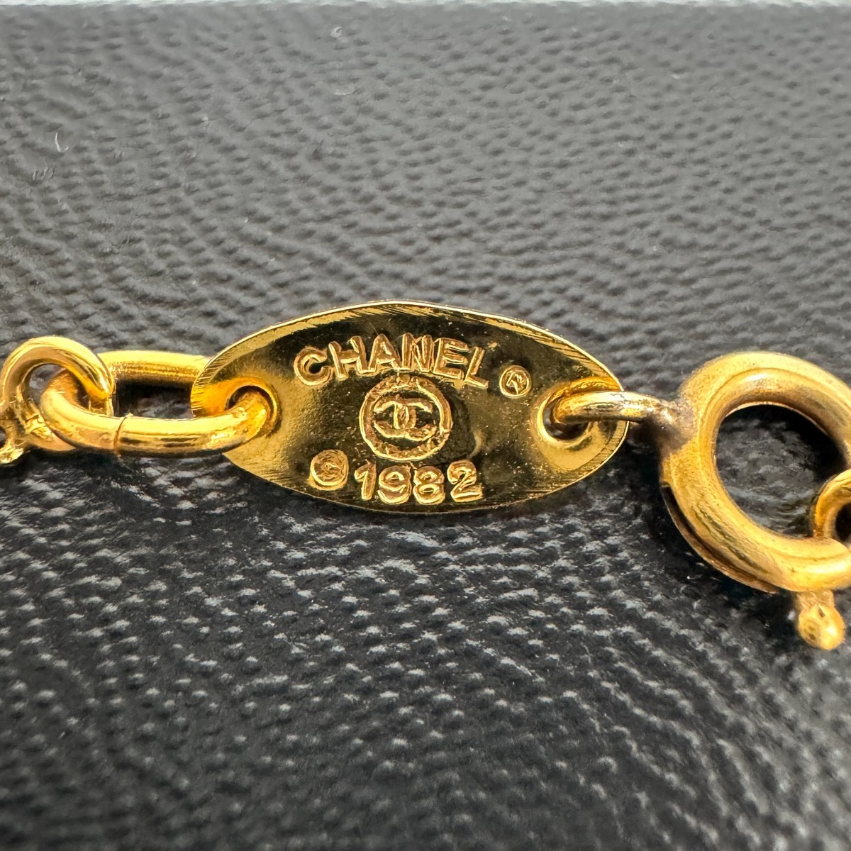 CHANEL Coco Mark CC logo Rhinestone Bracelet Gold Accessory