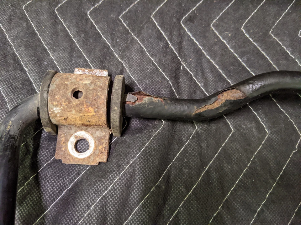 Barra estabilizadora trasera bmw z3 1.9 e36 ti 33551091621 Foto 3 de 4