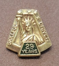 VINTAGE UPS UNITED PARCEL SERVICE EMPLOYEE BADGE 29 YEAR DRIVER SERVICE PIN