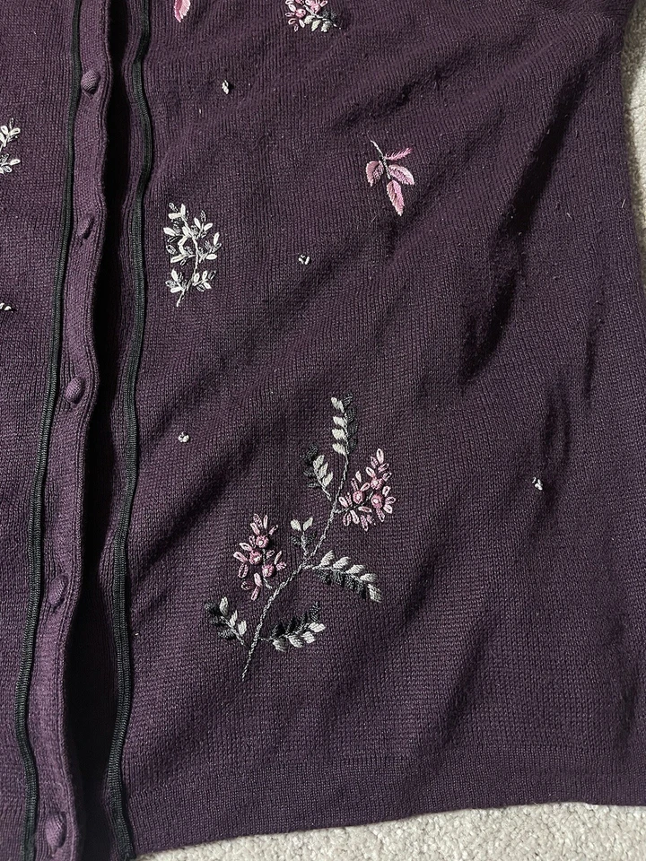 Suéter feminino vintage Dressbarn plus 3X botões ombreiras bordado floral - Imagem 3 de 4