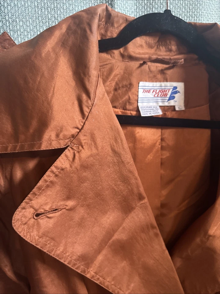 Gabardina de seda vintage The Flight Club marrón óxido cobre con cinturón años 80 90 grande Foto 3 de 4