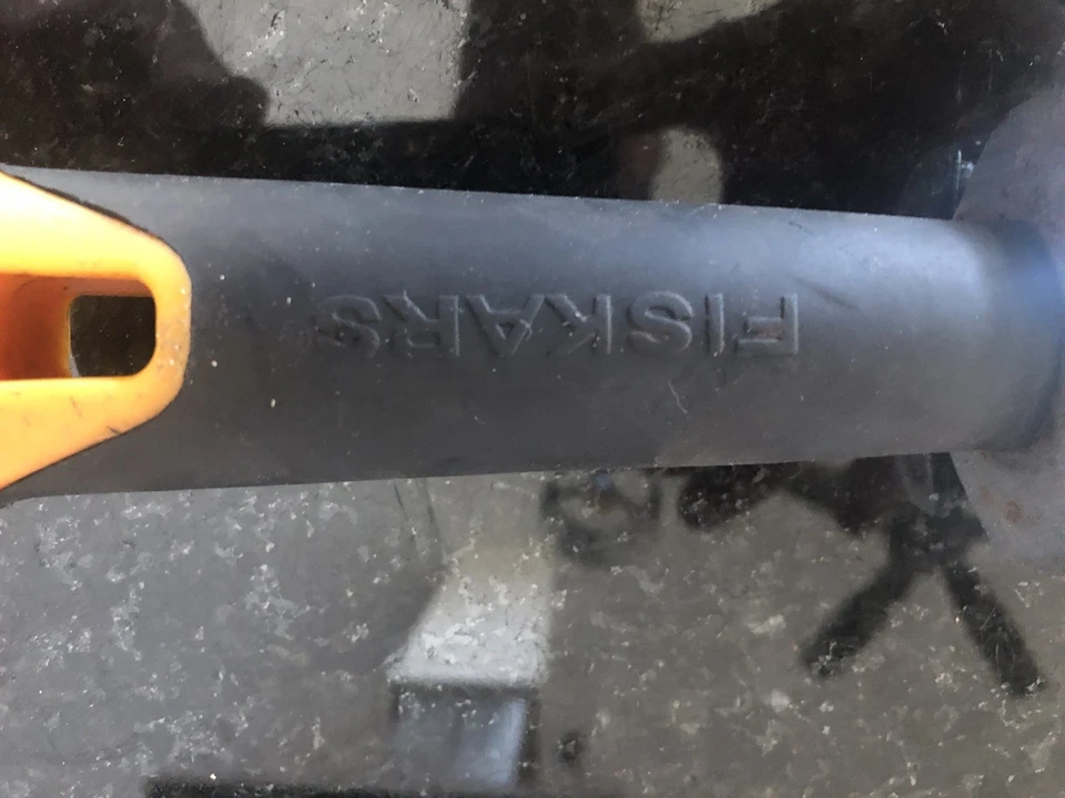 Fiskars 7" herramienta de excavación para jardín o caza del tesoro Foto 3 de 3