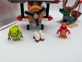 LEGO Angry Birds King Pigs Castle(75826)& Piggy Plane Attack(75822) 98% Complete