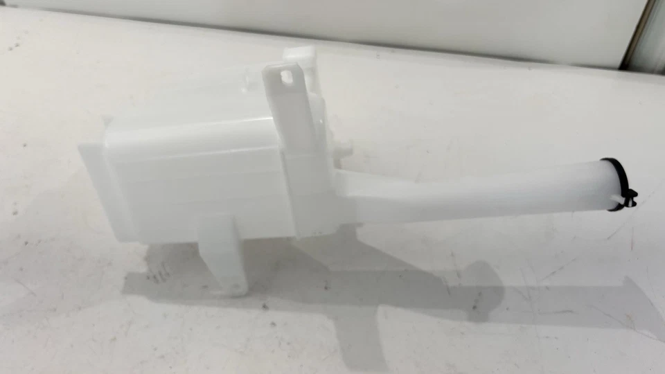 Depósito de líquido para lavadora de parabrisas Dorman 603-020 se adapta a Lexus ES330 Foto 2 de 4