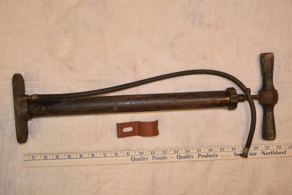 Usado usado G503 Jeep Ford GPW Willys MB y otros vehículos de la Segunda Guerra Mundial bomba de neumáticos Foto 2 de 4