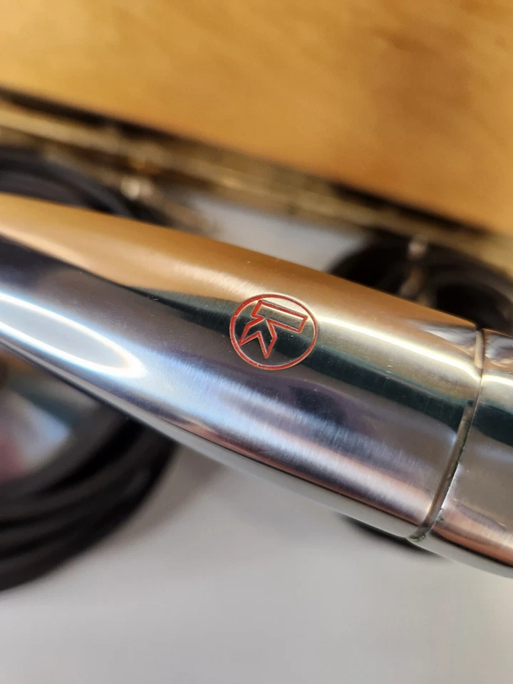 2 micrófonos Knight Electro-Voice 926 de cristal y soportes 423A con caja de madera probados Foto 2 de 4