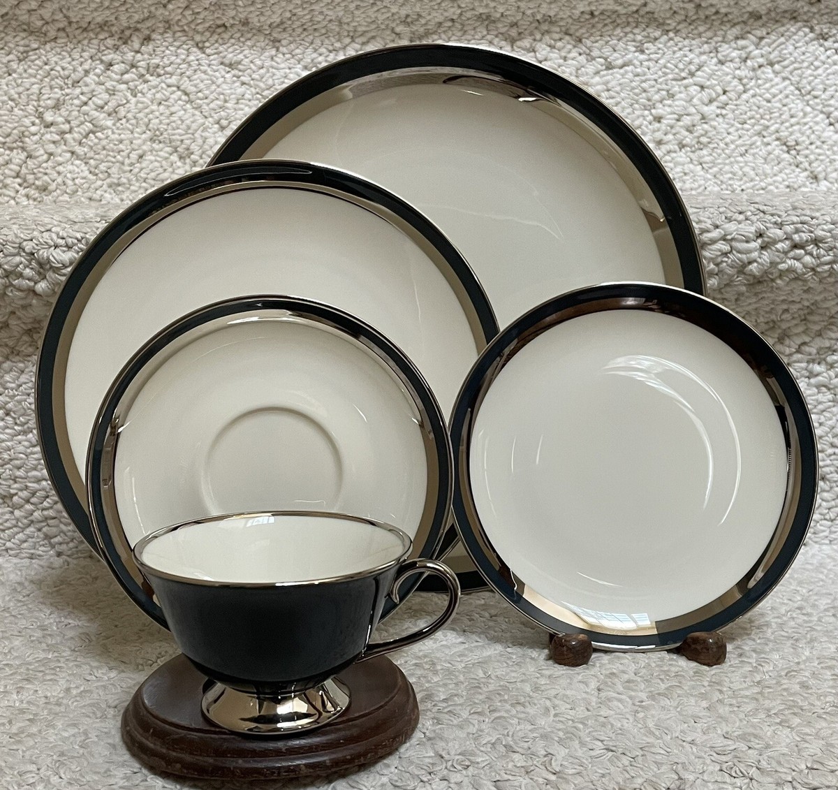 Wilton Columbia社製　花リム　金属皿　5枚セット　アメリカ製 Wilton Columbia社製 花リム 金属皿 5枚セット アメリカ製 Wilton