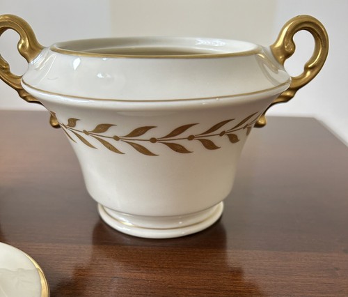 Jefferson by Old Ivory Syracuse China Gold Laurel Footed Creamer and Sugar Bowl - Picture 6 of 12