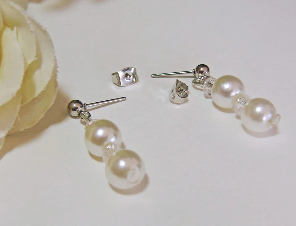 Pendientes colgantes de perlas de imitación hechos a mano postes de acero quirúrgico Foto 4 de 4