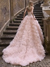 Sleeveless Pink Wedding Dress Strapless Pleat Flowers Court Train Bridal Gown