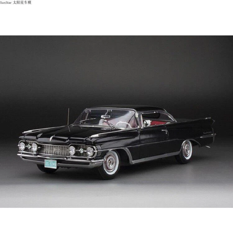 OLDSMOBILE 98 HARD Top 1959 1/18 Sunstar 5246 EUR 139,95 - FR