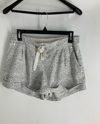 Lululemon Athletica Off-White Gray Spotted Drawstring Cuffed Shorts 10