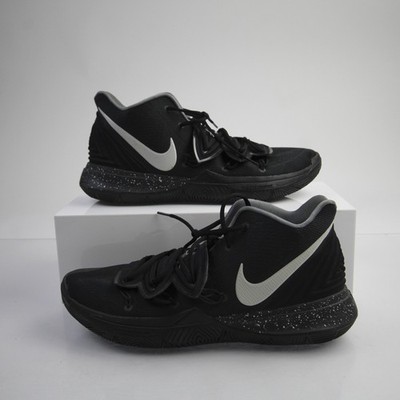 Nike Kyrie Basketball Shoe Men's Black Used 16