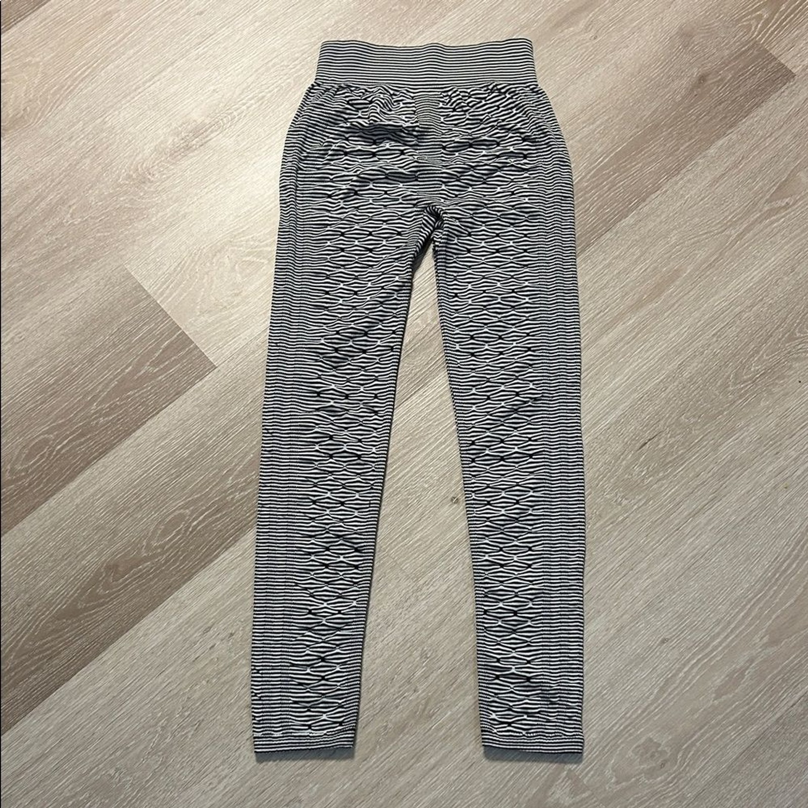 Unbranded Lightweight Striped Patterned Puckered … - image 1