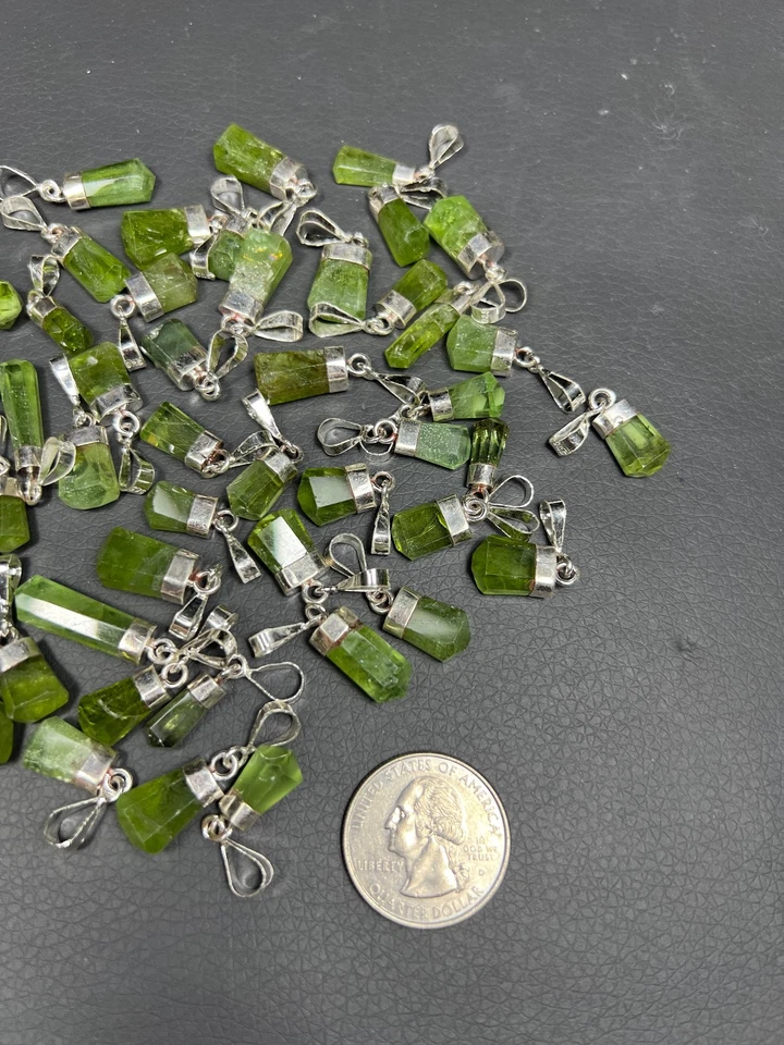 20 Pcs Natural Faceted Peridot Pendants – .925 Sterling Silver – No Chain - Image 4 of 4