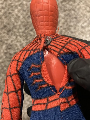 Figura de acción Spider-Man Mego 1974 RARA torso rojo WGSH codo izquierdo roto - Imagen 3 de 3