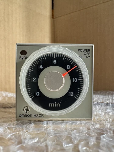 Omron H3CR-H8L Timer 0-12 minutes