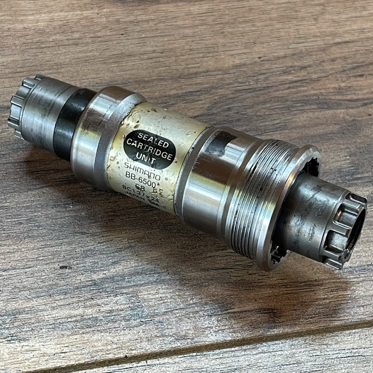 SHIMANO ULTEGRA BB-6500 ボトムブラケット 68mm Shimano Ultegra BB-6500 Octalink Bottom Bracket 68 x 109.5