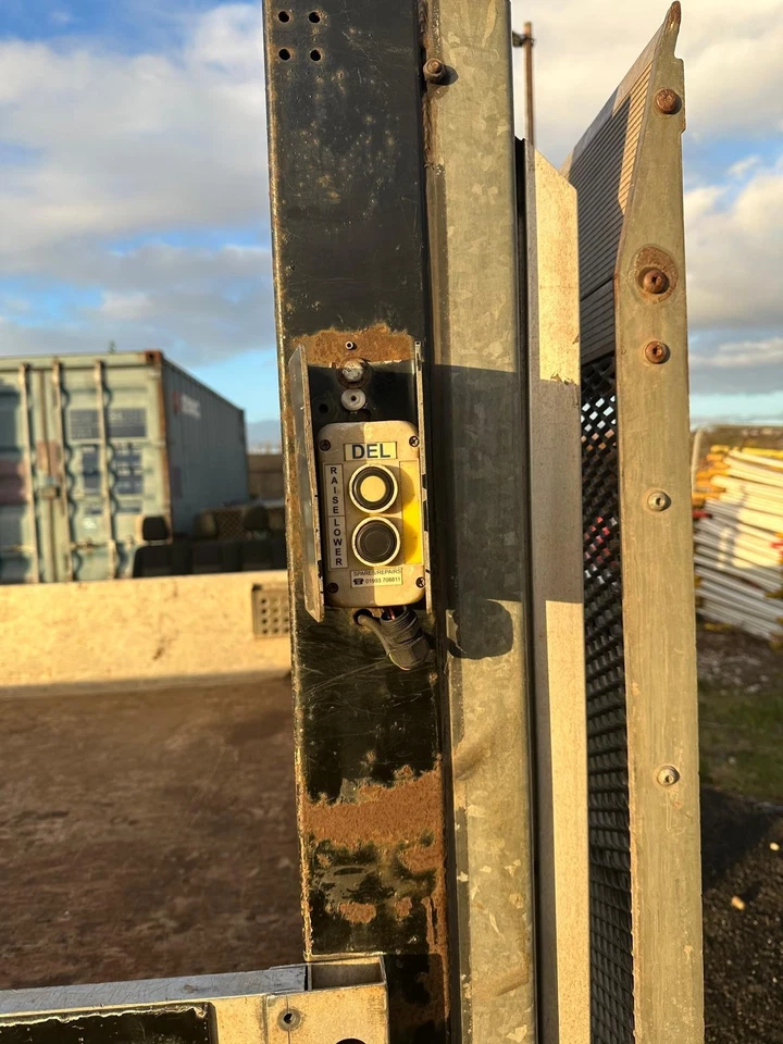 Ford Transit Diesel Manual 2017 Tail-Lift Drop Side SPARES OR REPAIR - Image 3 of 4