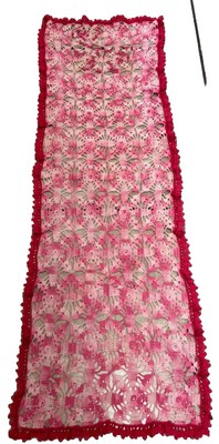 VTG RED PINK Doily Table Runner Cover Dresser CENTERPIECE Rectangle 41x13''
