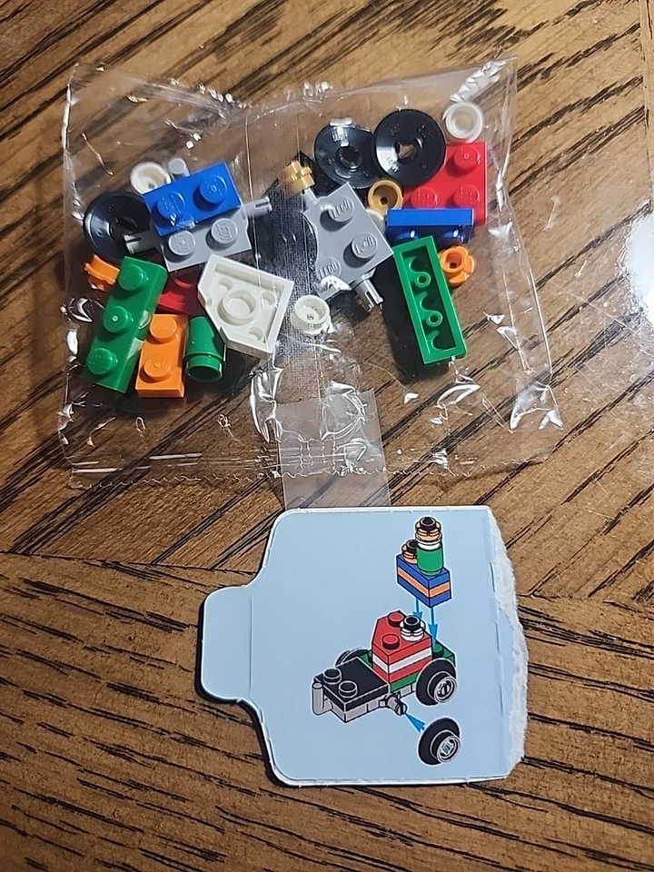 Lego 60303 Advent Calendar 2021, City (Day 23) - Train Car - Image 2 of 2