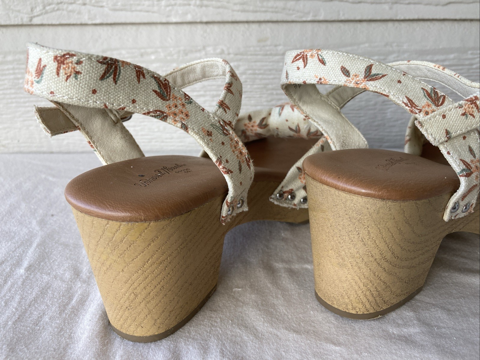 Universal Thread Platform Sandals Cream Floral Ca… - image 12