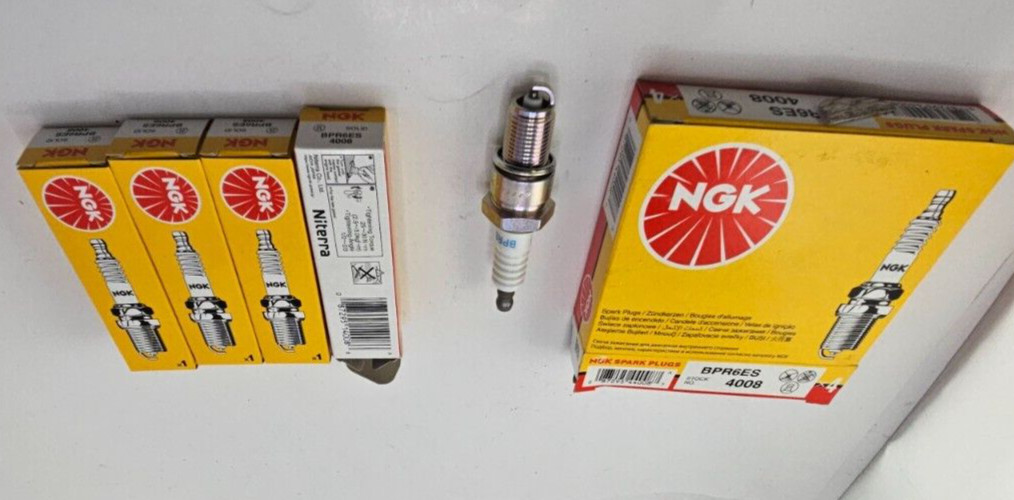 QTY 4 NGK Spark Plug 4008 BPR6ES Fits Evenrude Outboard  Chrysler Mercury