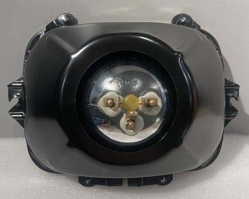 Hella 920.777-027 Headlamp Assembly with Mounting Bucket & H6054 8"x 6" Sealed - Picture 4 of 10
