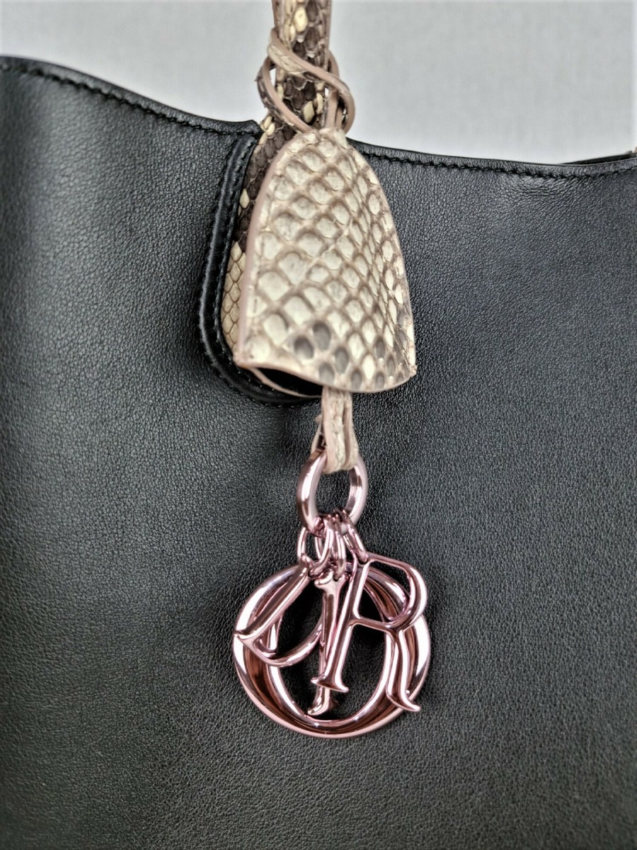 サクラコ【美品】Christian Dior 手袋 サイズ7 サクラコ様専用【美品】Christian Dior 手袋 サイズ7