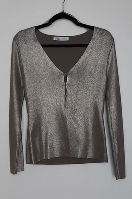 ZARA Strickjacke Damen Gr. M Gold Silber Metallic V-Ausschnitt Cardigan NEU - Bild 1 von 4