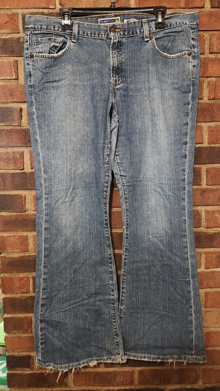 Old Navy Flared Stretch Denim Jeans Blue Distressed Women's sz 16. Vintage 