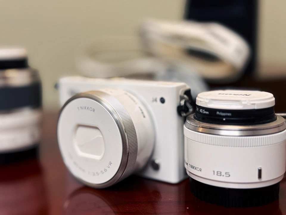 (NO Shipping) Nikon 1 J4 Camera With 3 Lens 10-30mm 30-110mm 18.5mm White Bundle - Image 2 of 4